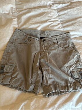 Kuhl Women's Cargo Shorts in Light Taupe